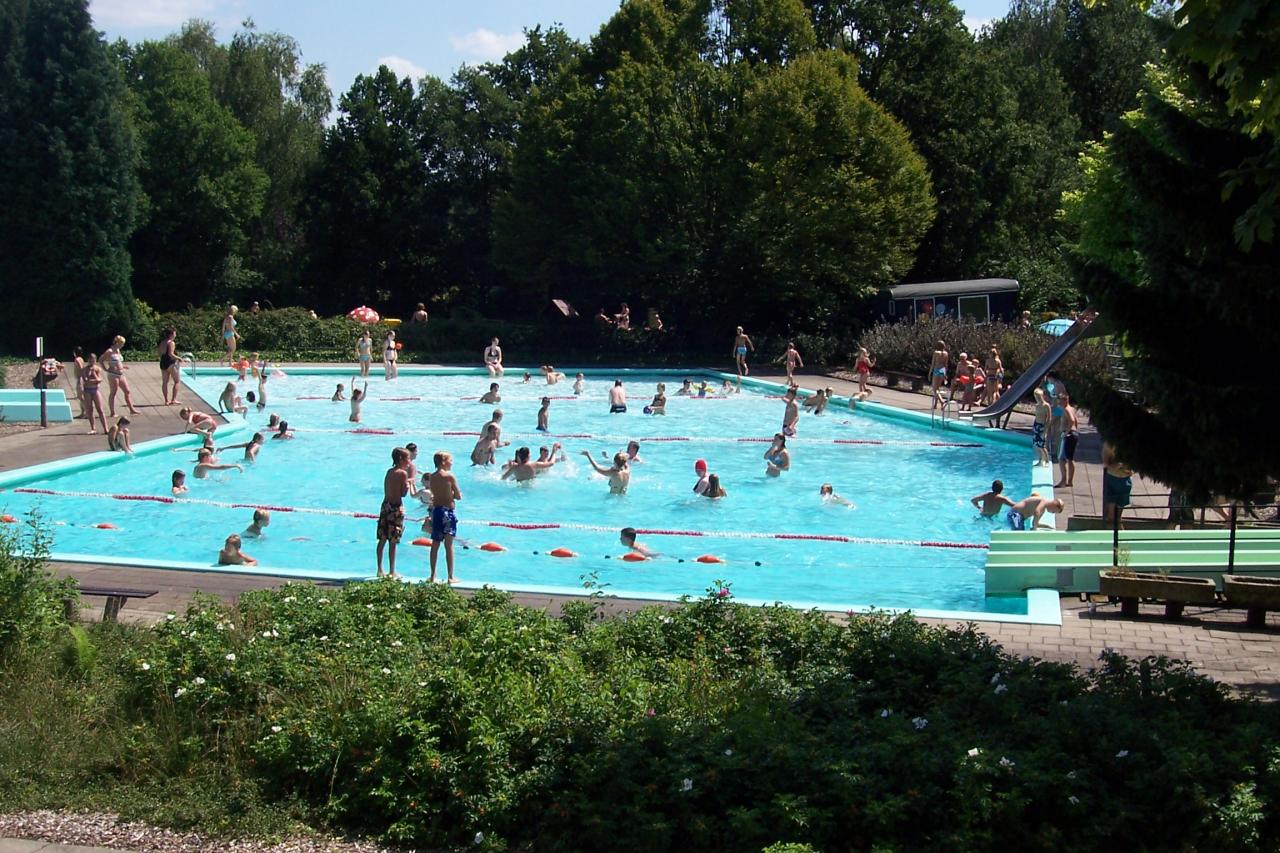 Zwembad – en recreatiebad “De Meene”.